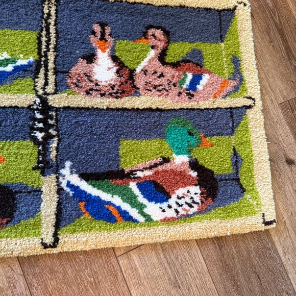 Large MCM Hooked Duck Rug - Picture 9 of 17